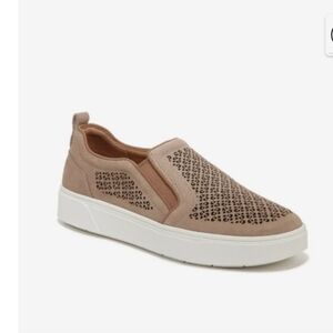 Vionic Kimmie Perferated Suede shoe.